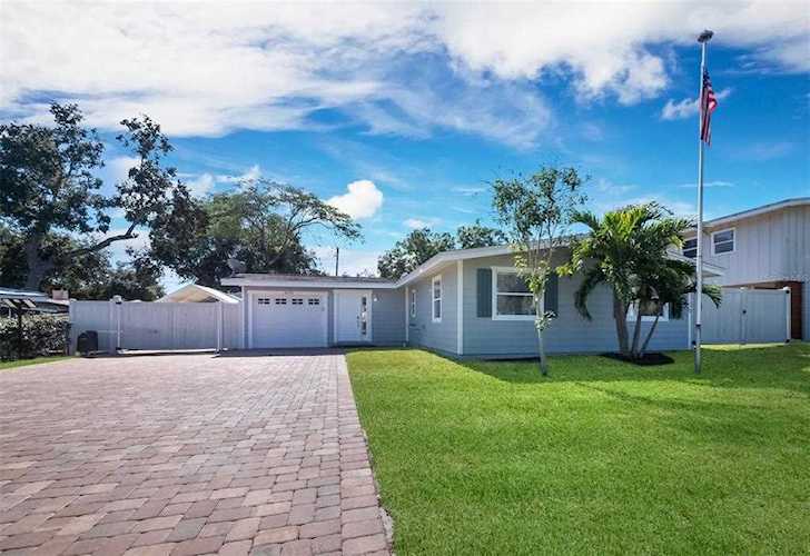 3070 Hatton St Sarasota, FL 34237