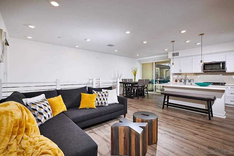 2840 Via Alta Pl San Diego, CA 92108