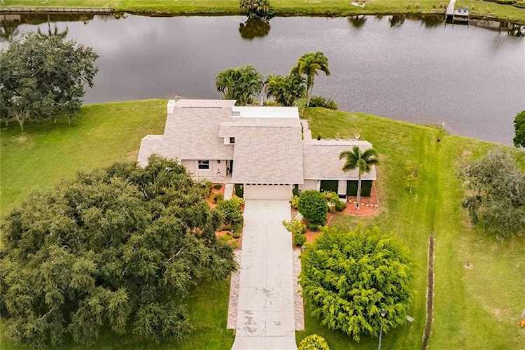 6193 9th Ave Cir NE Bradenton, FL 34212