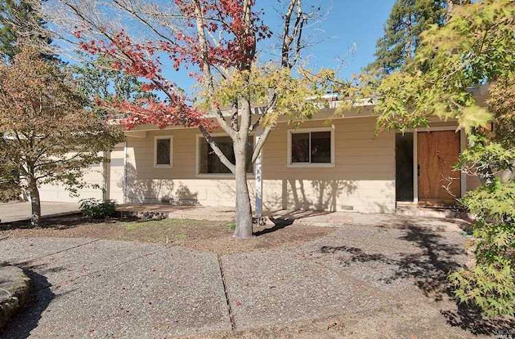 25 Deer Hollow Road San Anselmo, CA 94960