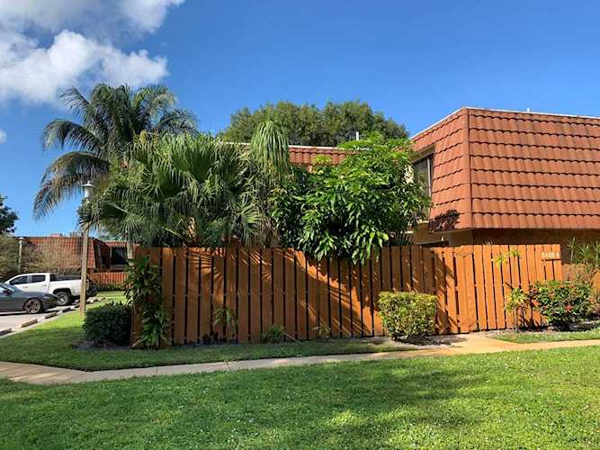 3400 Spanish Wells Drive #52-A Delray Beach, FL 33445