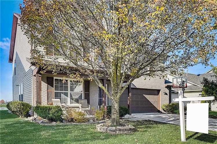 8588 N Springview Dr Mccordsville, IN 46055 | MLS 21819504 Photo 1