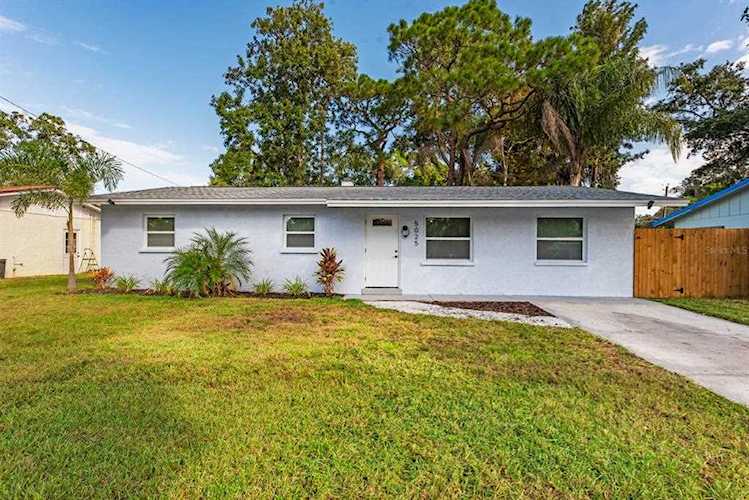 5025 Bell Meade Dr Sarasota, FL 34232