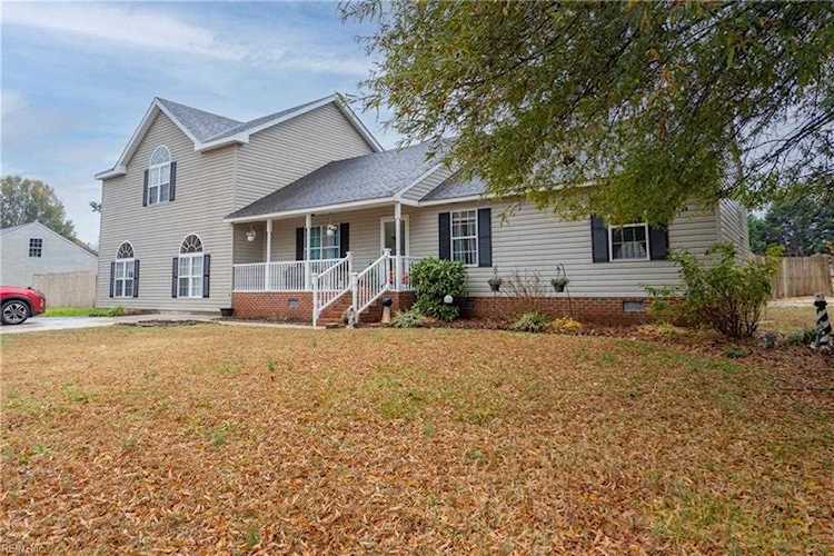 1528 W Saint Brides Rd Chesapeake, VA 23322