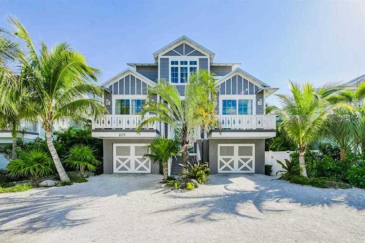 207 65th St Holmes Beach, FL 34217