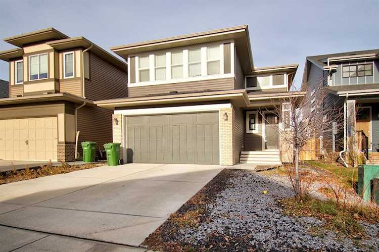 202 Reunion Green NW Airdrie, AB T4B 3W3