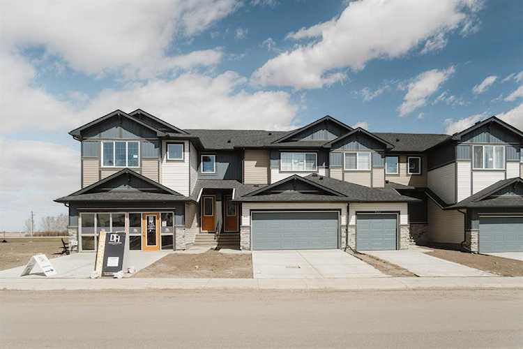 792 Marina Dr Chestermere, AB T1X 1Y7