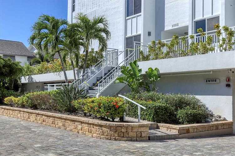 1055 W Peppertree Dr #501AA Sarasota, FL 34242
