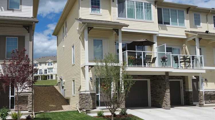 146 Sunset Point Cochrane, AB T4C 0K8