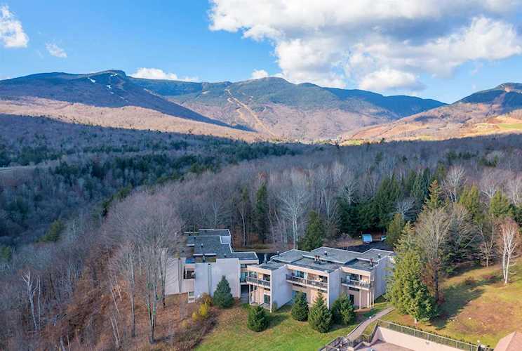 1307 Notchbrook Rd Stowe, VT 05672