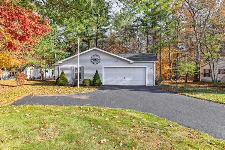 107 Blueberry Cir Middleboro, MA 02346