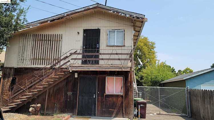 3574 Davis St Oakland, CA 94601