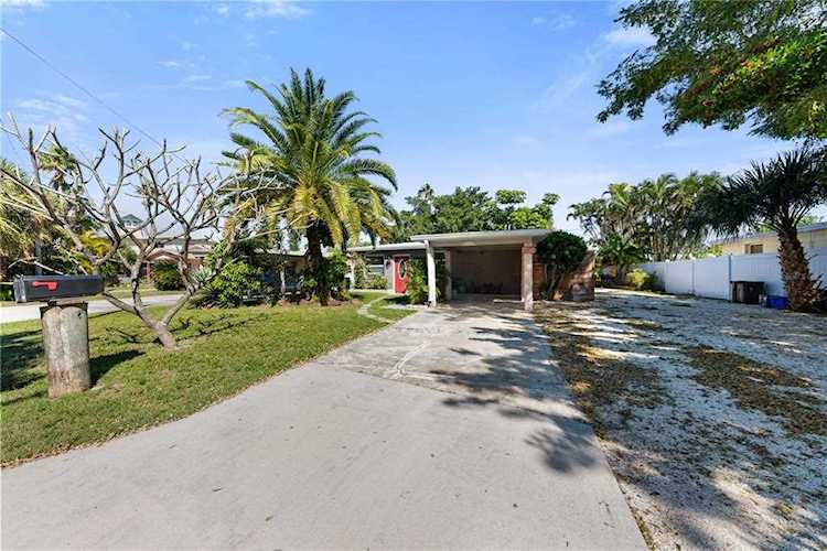 13311 2nd St E Madeira Beach, FL 33708