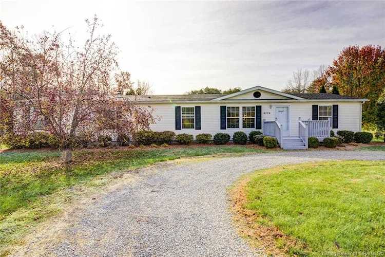 4204 Wilson Switch Rd Borden, IN 47106