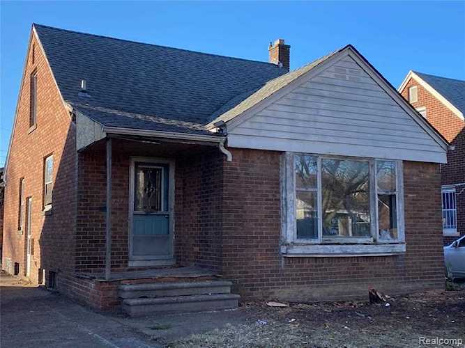 7499 Woodmont Ave Detroit, MI 48228