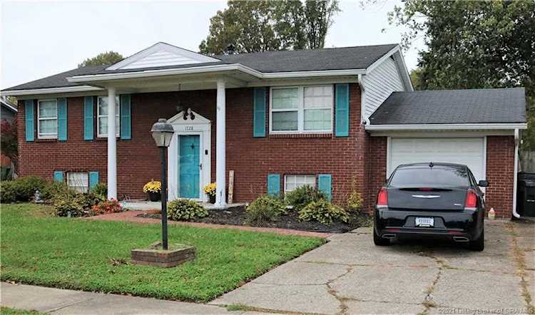 1728 Driftwood Dr Clarksville, IN 47129