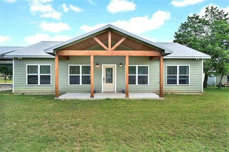 181 Bourland RD Smithville, TX 78957
