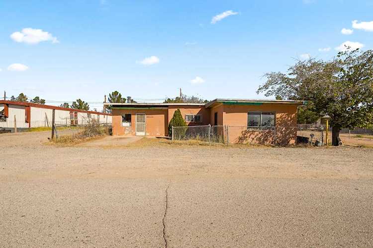 217 NW Fassett St Fabens, TX 79838