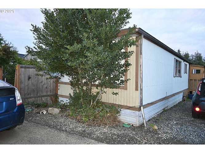 5918 SE 122nd Ave #14 Portland, OR 97236