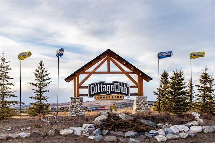 320 Cottageclub Green Rural Rocky View County, AB T4C 1A5