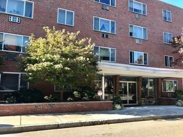50 Green St. #404 Brookline, MA 02446