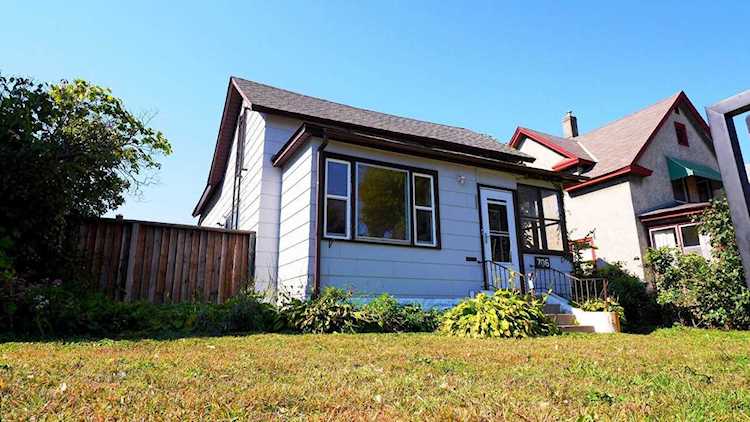 706 Buchanan Street NE Minneapolis, MN 55413