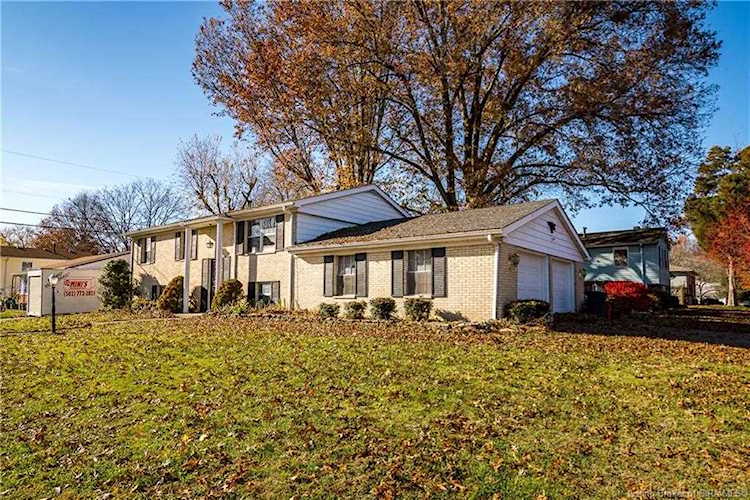 2915 Winchester Rd Jeffersonville, IN 47130