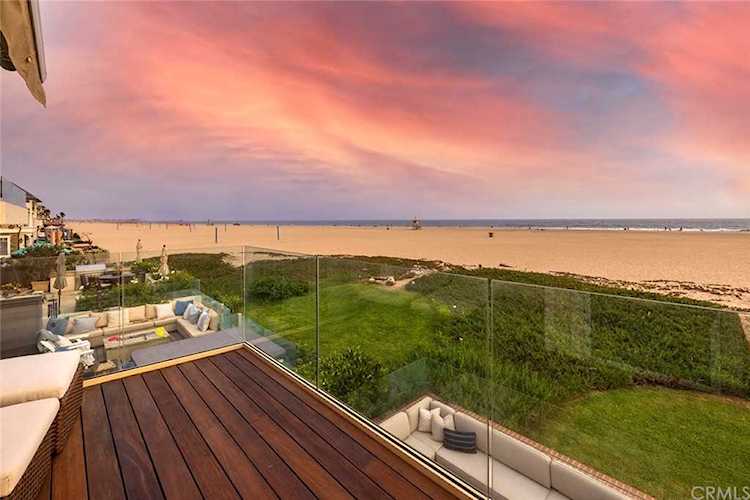 7206 W Oceanfront Newport Beach, CA 92663