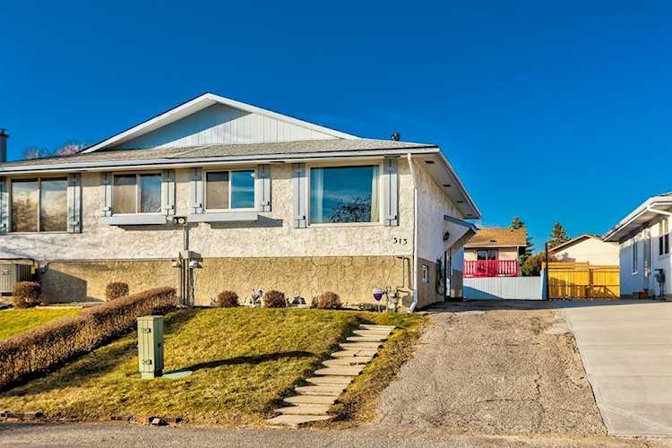 313 42 St SE Calgary, AB T2A 3C2