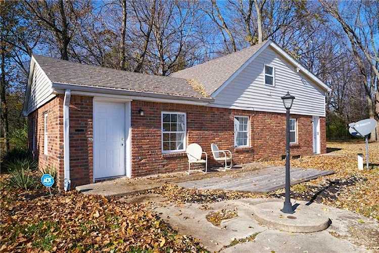 7925 Lake Rd Indianapolis, IN 46217