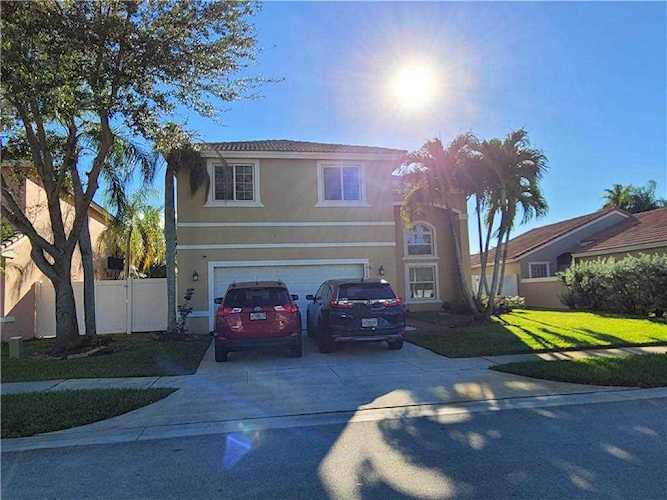 18940 NW 10th St Pembroke Pines, FL 33029