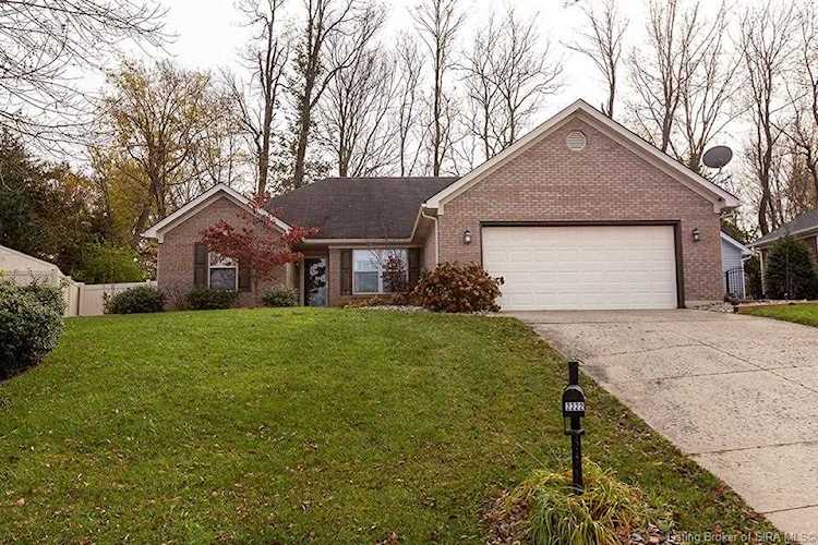 2222 Meadowbrook Way Jeffersonville, IN 47130