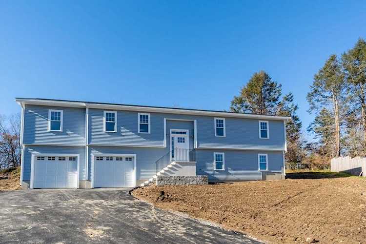69 Mason Rd Dudley, MA 01571
