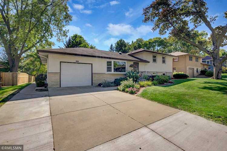3508 32nd Avenue NE Saint Anthony, MN 55418