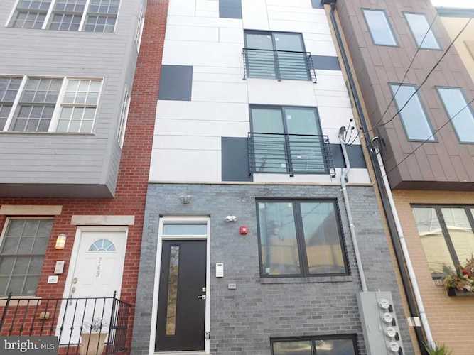 751 S 17th St Philadelphia, PA 19146