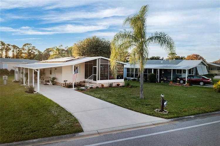 828 Tangerine Woods Blvd Englewood, FL 34223