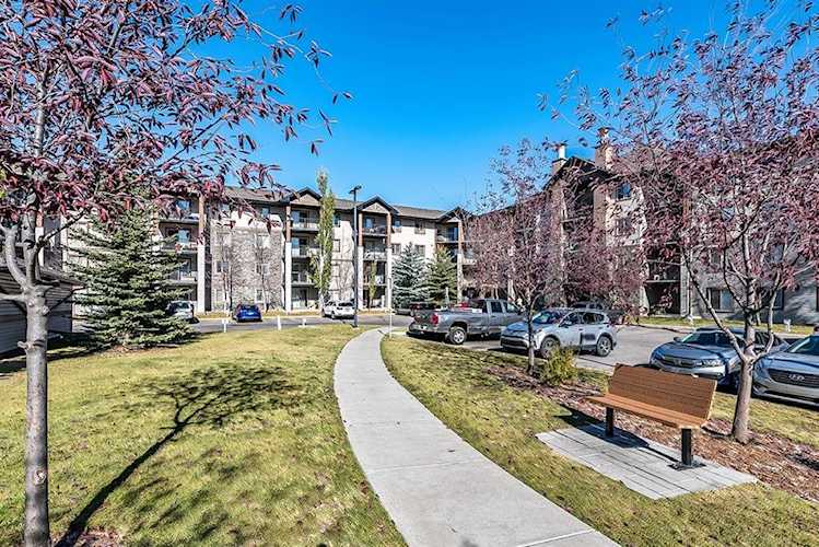 8 Bridlecrest Dr SW #2403 Calgary, AB T2Y 0H7