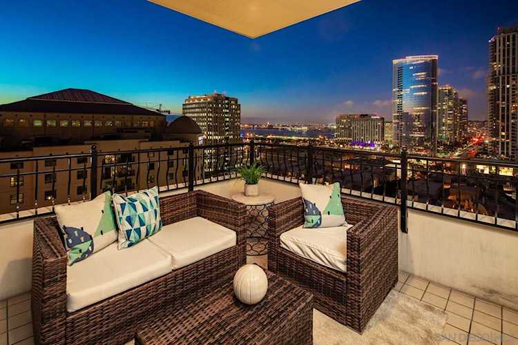 700 W. Harbor Drive #1605 San Diego, CA 92101 | MLS 210032103 Photo 1