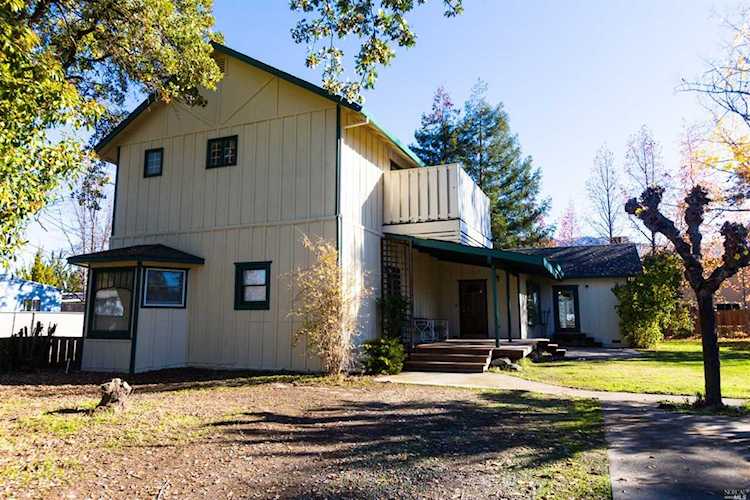5261 5th Street Kelseyville, CA 95451