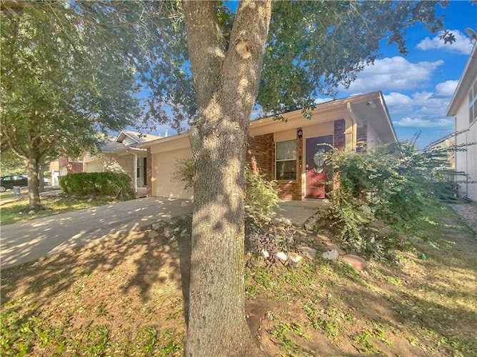 1076 Shadow Creek BLVD Buda, TX 78610