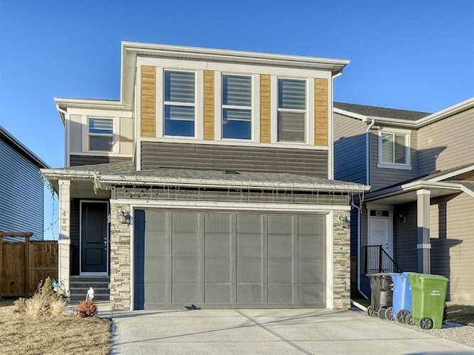 420 Livingston View NE Calgary, AB T3P 0Z8