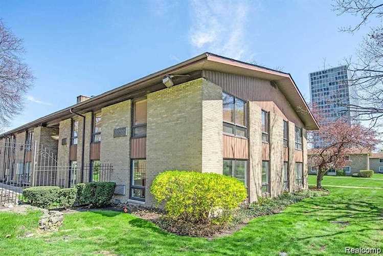 1525 Cherboneau Pl #11 Detroit, MI 48207