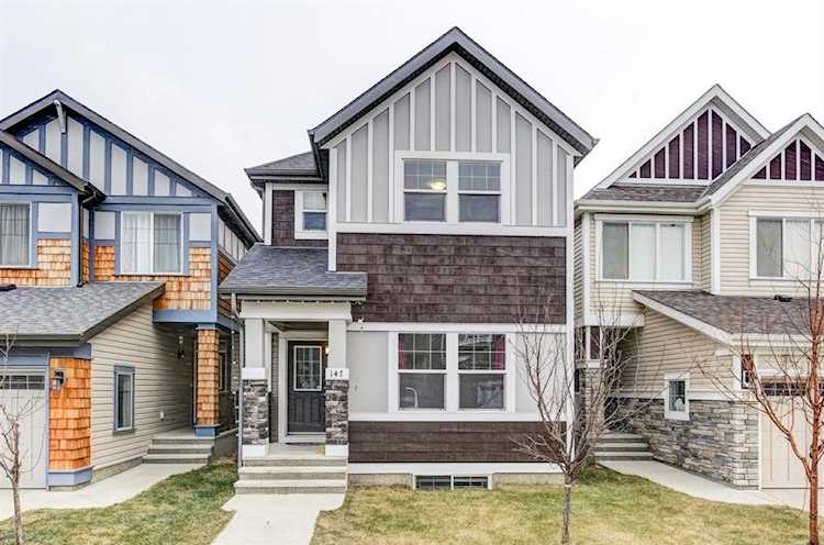 147 Skyview Point Crescent NE Calgary, AB T3N 0M2