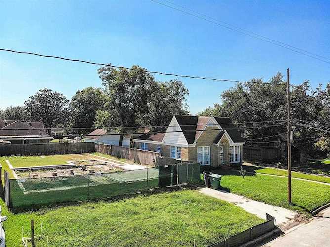 602 Sue St Houston, TX 77009