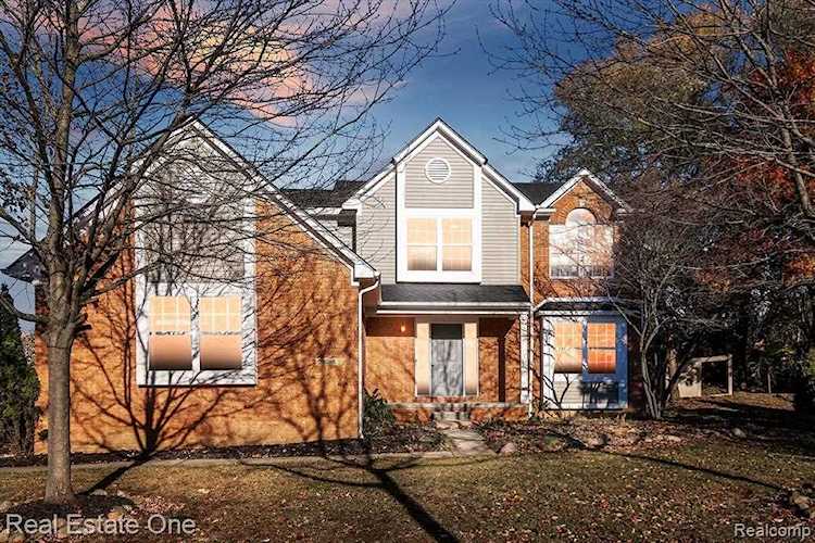 20768 Hannah Ct Novi, MI 48375