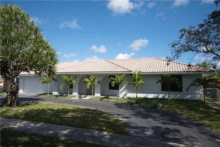 810 Renmar Drive, Plantation, FL 33317 | MLS #F10309354 Photo 1