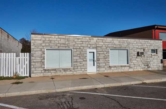 211 E Broadway Ave Redcliff, AB T0J 2P0