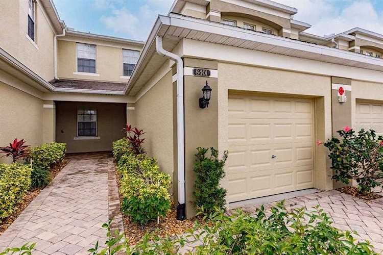 8401 Karpeal Dr #903 Sarasota, FL 34238