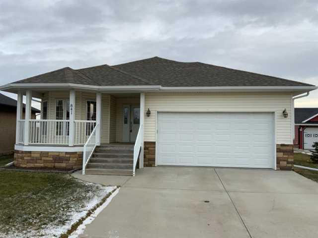 841 S 1 St Three Hills, AB T0M 2A0