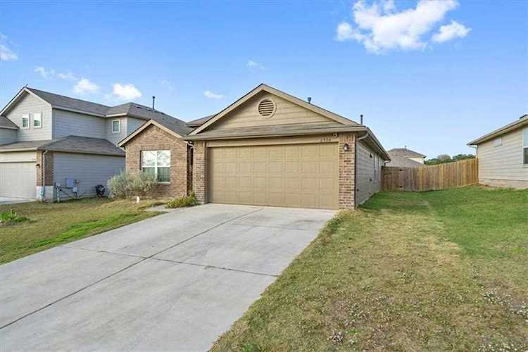 6504 Kauai LN Austin, TX 78744